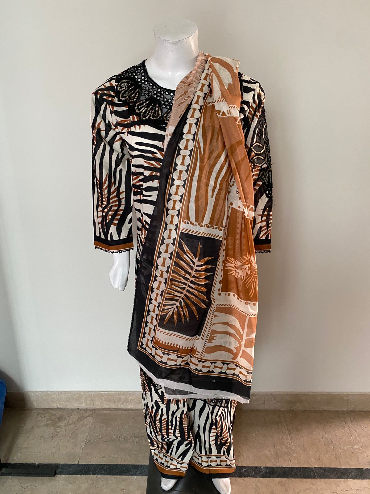 3 Piece Cotton Lawn Suit - Printed (Pret)