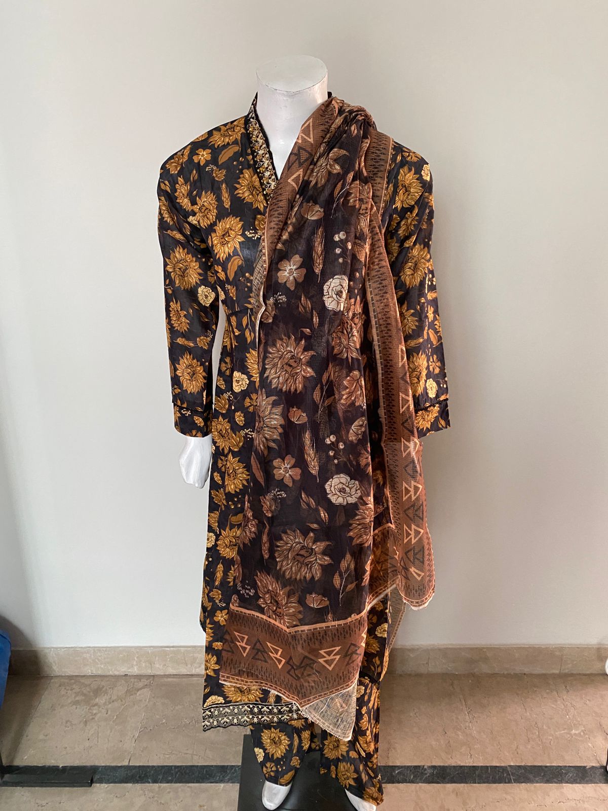 3 Piece Cotton Lawn Suit - Printed (Pret)