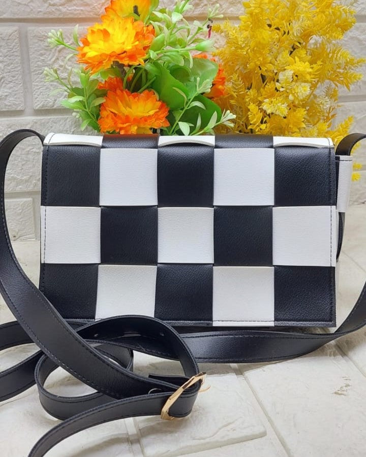 2024 New Fashion Female Shoulder Bag Rhombus Embroidred solid.