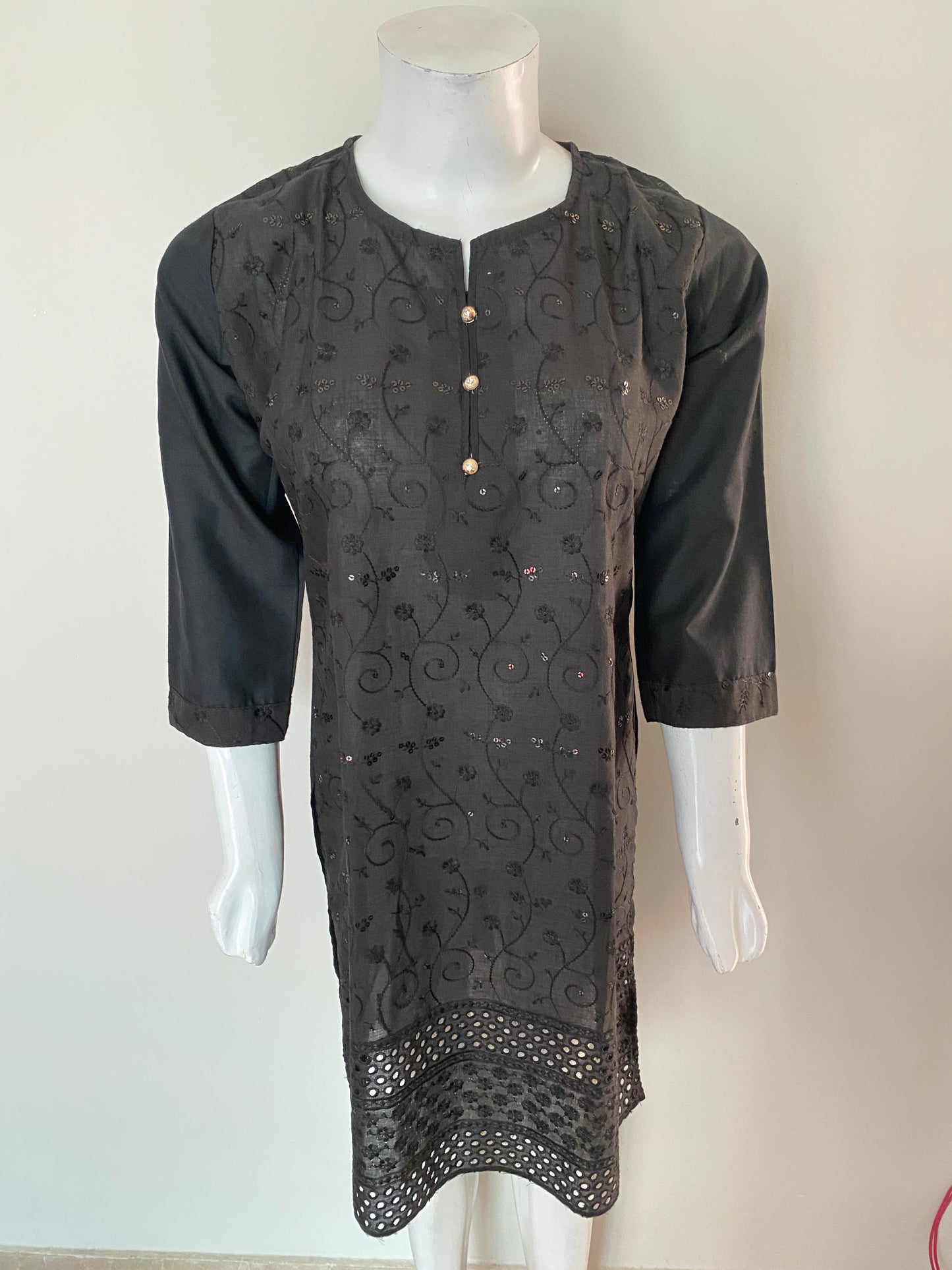 1 Piece Cotton Lawn Shirt- Embroidered (Pret)