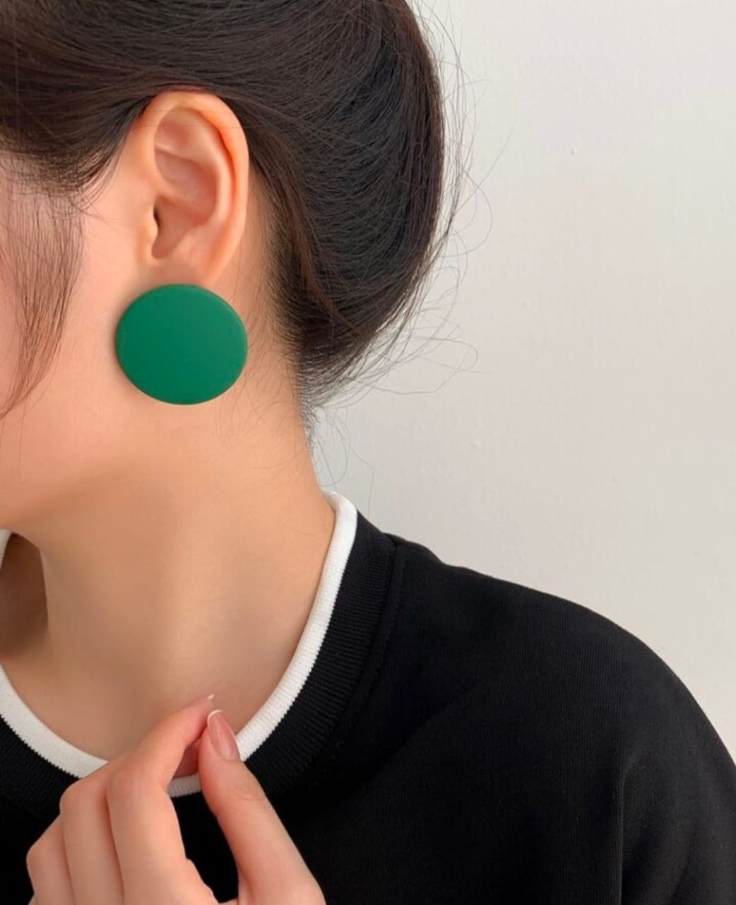 Round stud multi matte colour earings for girls