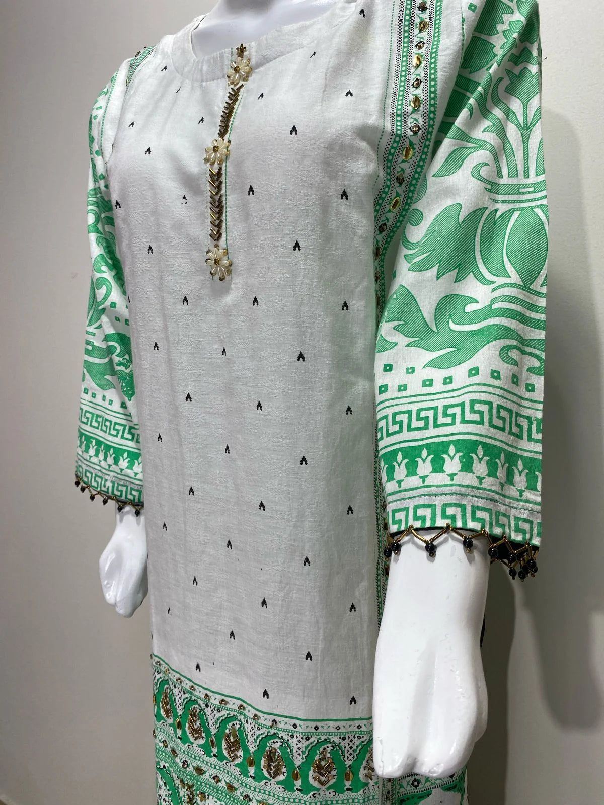 Lawn New Summer Arrival Lawn stitched Embroidery 2 Piece Suit